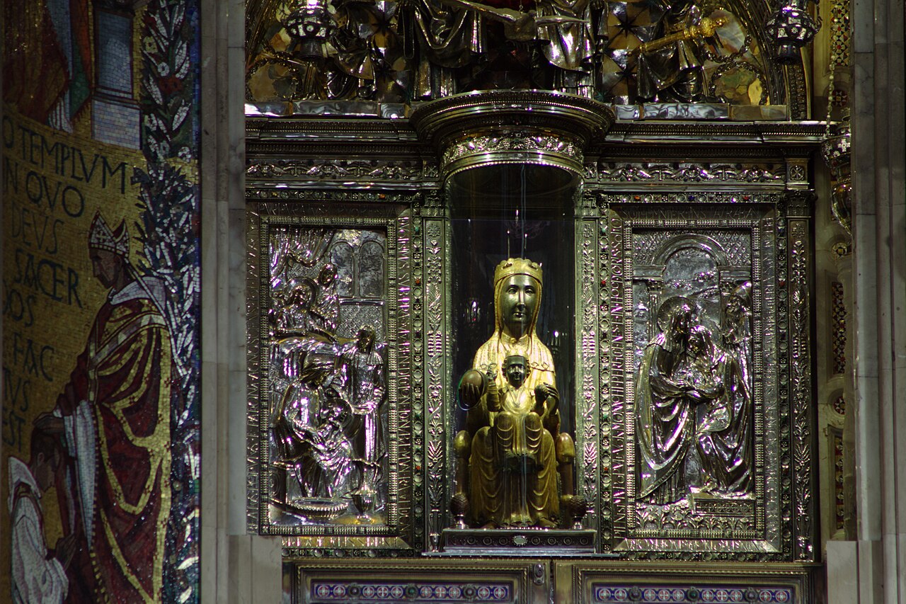 Interior de la basílica de Santa Maria de Montserrat